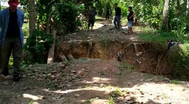 Warga Kesulitan Akses Jalan, Partai Perindo Sidrap Minta Pemda Segera Perbaiki Tanggul Jebol