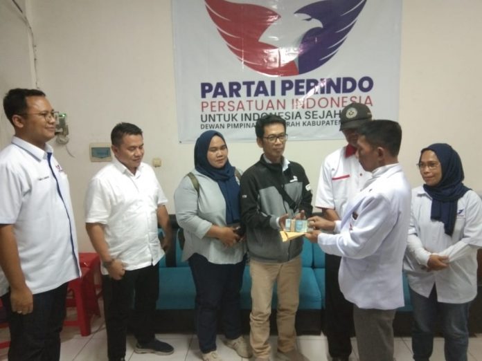 Rekrut Kader dengan KTA Terbanyak se Indonesia, DPP Partai Perindo Beri  Reward ke DPD Kabupaten Bogor
