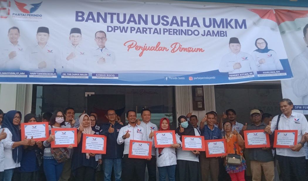 HUT ke-8 Partai Perindo, Sekjen Ahmad Rofiq Beri Bantuan Tenda Dagang untuk 9 UMKM