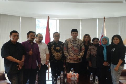 Ngobrol Bareng Relawan Ganjar Pranowo, TGB: Orang Baik Harus Dibantu