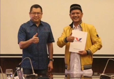 Oni Suwarman Resmi Gabung Partai Perindo