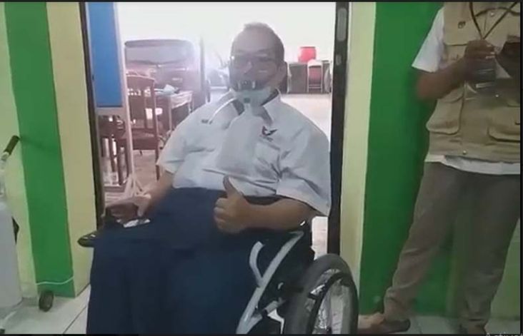Menggunakan Kursi Roda, Ketua Partai Perindo Pasuruan Tetap Hadiri Verifikasi Faktual 