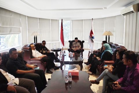 TGB Minta Relawan Ganjar Pranowo Junjung Tinggi Demokrasi 