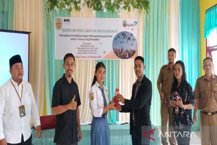 Legislator Partai Perindo Kotabaru Motivasi Siswa SMKN Tempuh Pendidikan Tinggi