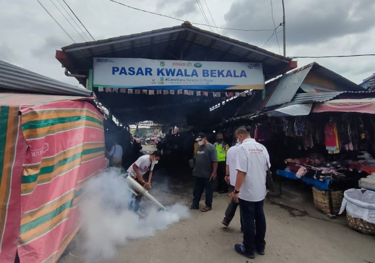 Partai Perindo Kota Medan Fogging Gratis di Pasar Inpres Kwala Bekala 