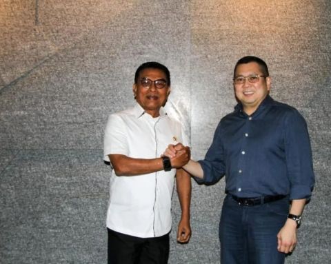 HT Berdiskusi dengan Moeldoko