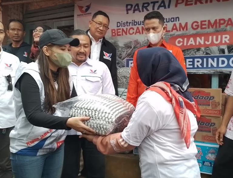 Warga Terdampak Gempa Cianjur Antusias Terima Bantuan dari Partai Perindo