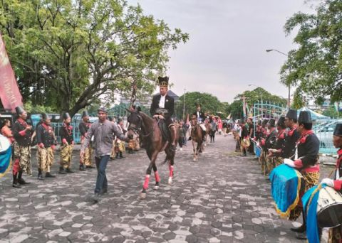 1.800 Abdi Dalem Keraton Peringatan Pokoso ke-91, Kader Partai Perindo Beri Sanjungan 