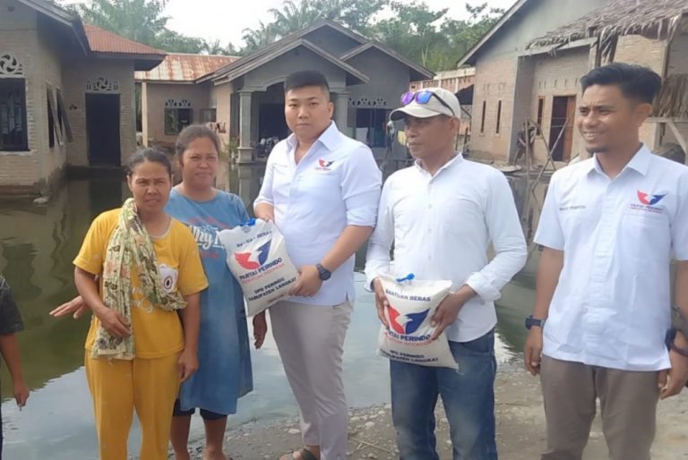 Banjir di Langkat Belum Surut, Partai Perindo Kembali Beri Bantuan kepada Warga