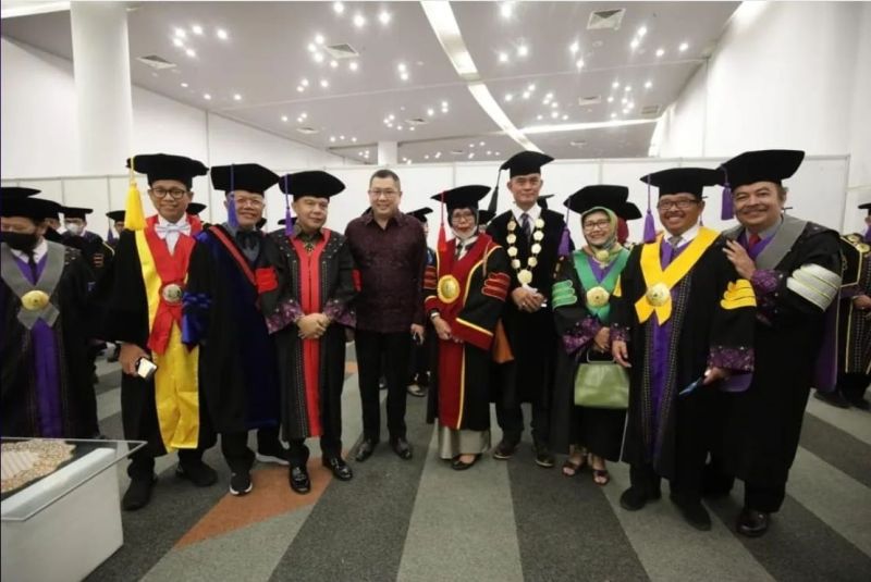 Ketika HT Hadiri Pengukuhan Guru Besar Sufmi Dasco Ahmad