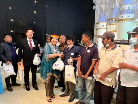 Sambut Natal, Partai Perindo Sumut Bagikan Paket Sembako 
