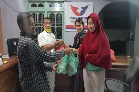 Ringankan Beban Korban Banjir, Partai Perindo Natuna Salurkan Bantuan 