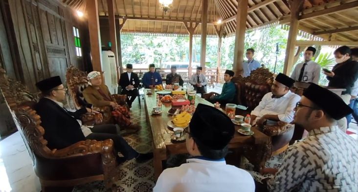 TGB Kunjungi Ponpes Al-Amanah, KH Nurcholis: Saya Gembira dan Percaya 