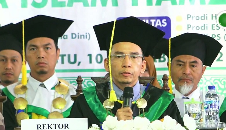 Wisuda IAIH Hamzanwadi, TGB Harap Wisudawan Dapat Bangun Negeri