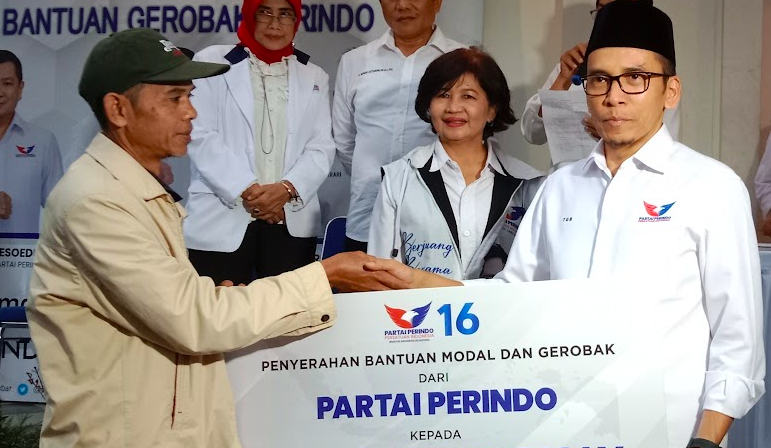 Berkat Kebaikan Partai Perindo, Tiga Tahun Penantian Priyatna Memiliki Gerobak Baru Akhirnya Terwujud