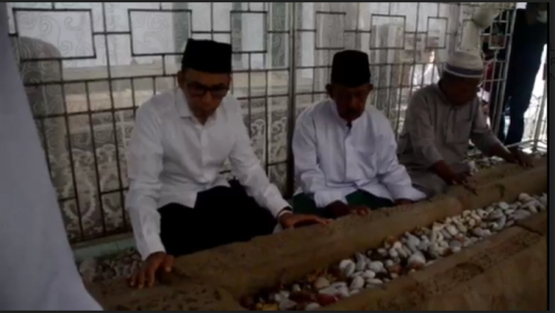 TGB Ziarah ke Makam Ulama Besar Aceh Syiah Kuala