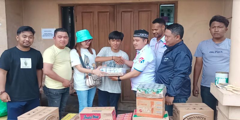 Pemuda Perindo Salurkan Sembako ke Tiko, Anak yang Rawat Ibunya Idap Depresi