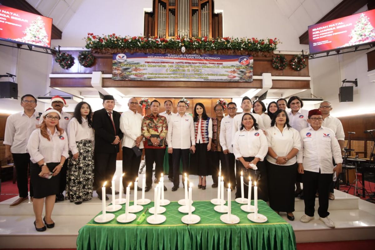 Rayakan Natal, Liliana Tanoesoedibjo: Tetap Membawa Terang Bagi Bangsa