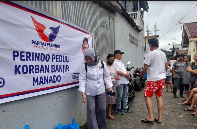 Bahagianya Warga Kelurahan Bailang saat Partai Perindo Datang  Beri Bantuan