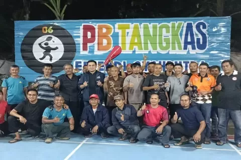 Partai Perindo Renovasi Lapangan Bulu Tangkis di Bintaro 