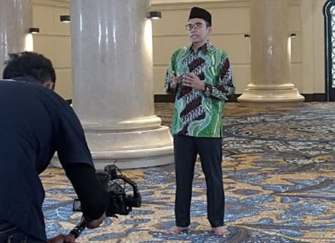 TGB Zainul Majdi Kagumi Kemegahan Arsitektur Masjid Raya Sheikh Zayed Solo 