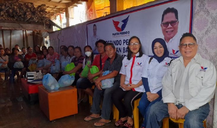 Warga Korban Banjir di Manado Dibantu Partai Perindo: Terima Kasih Pak Hary Tanoesoedibjo! 