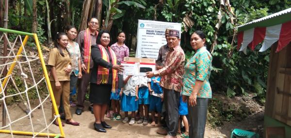 Srikandi Partai Perindo di Manggarai Timur Peduli Pendidikan Usia Dini