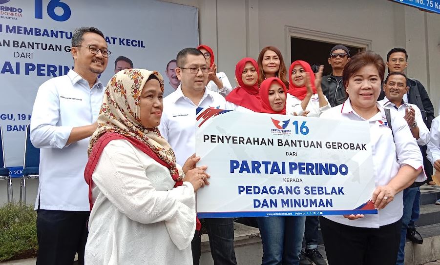 Cerita Pedagang Bandung Bahagia Dapat Gerobak Partai Perindo Gratis