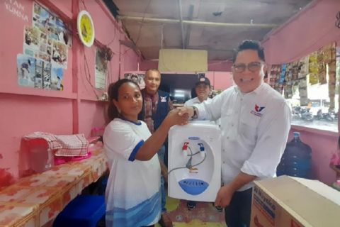 Dapat Bantuan dari Partai Perindo, Pelaku UMKM di Manado Terharu dan Bahagia 
