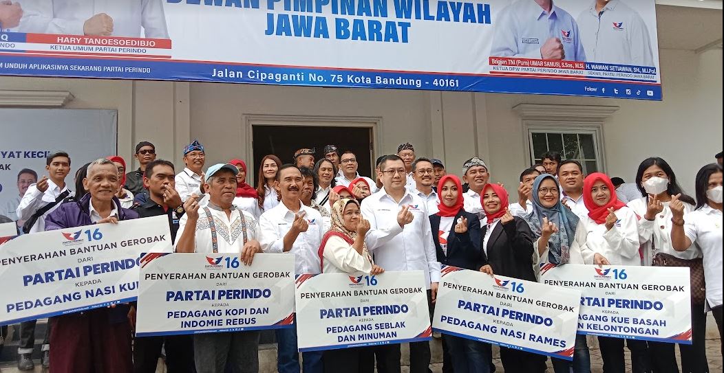 Hary Tanoesoedibjo Datang ke Bandung, Sembilan Pelaku Usaha Dapat Gerobak Gratis