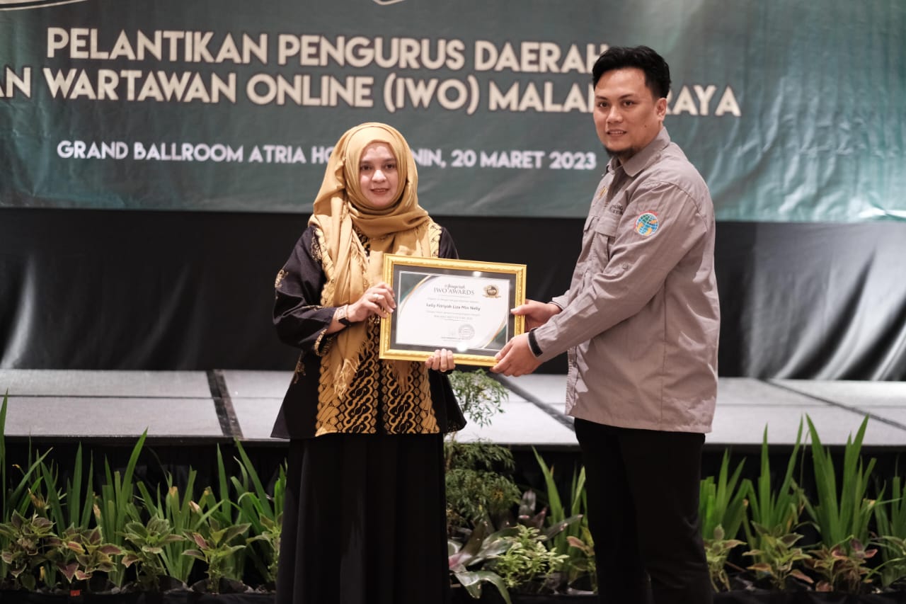 Nelly, Ketua DPD PERINDO Kota Malang Raih Penghargaan Malang Best Figure 