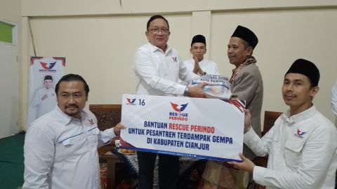 Kunjungi Pesantren Darul Falah Cianjur, TGB: Politik Dimulai dari Hati yang Bersih 