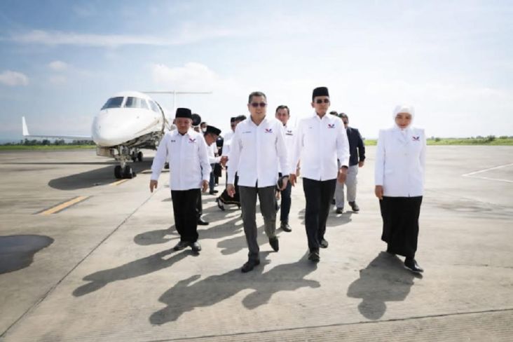 Kunjungi NTB, Ketua Umum DPP Partai Perindo Hary Tanoesoedibjo Disambut Tari Gendang Belek 