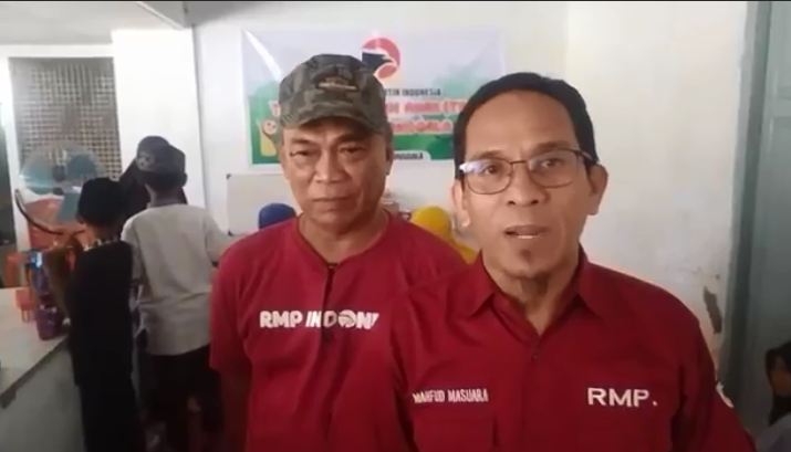 Partai Perindo Donggala Serahkan Bonus untuk Pemenang Turnamen Futsal