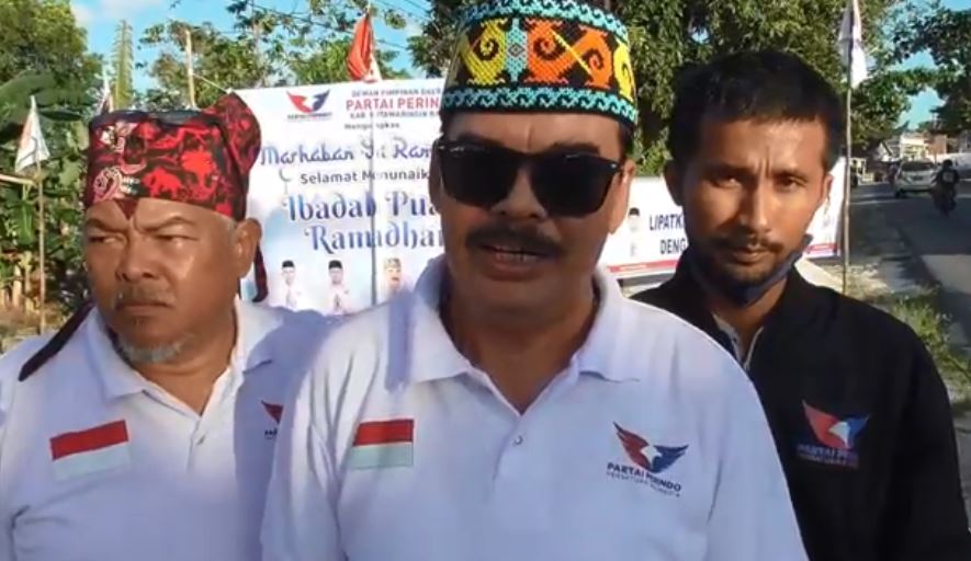 Ramadan, Partai Perindo Kotawaringin Barat Bagikan 300 Takjil ke Pengguna Jalan