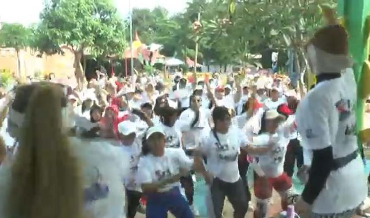 Senam Zumba Bareng Bacaleg Partai Perindo Venna Melinda, Ini Kata Emak-emak Kediri 