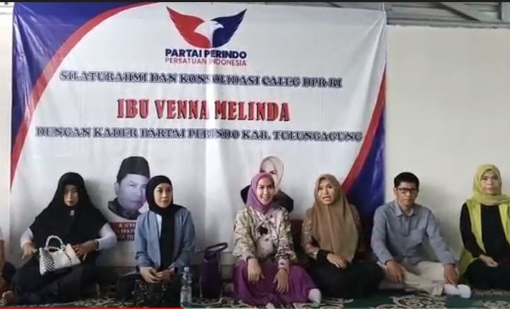 Temui Warga Tulungagung, Venna Melinda Minta Doa Maju ke Senayan