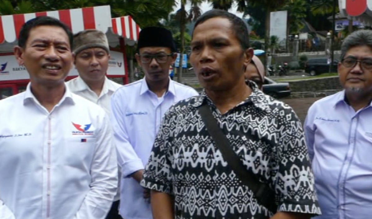 Terima Bantuan Gerobak Perindo, Ini Cerita Pedagang Lokawisata Baturraden Korban Banjir Bandang