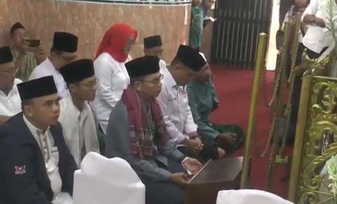 TGB Ziarah ke Makam Waliullah Mbah Hamid Pasuruan Jaka Samudra