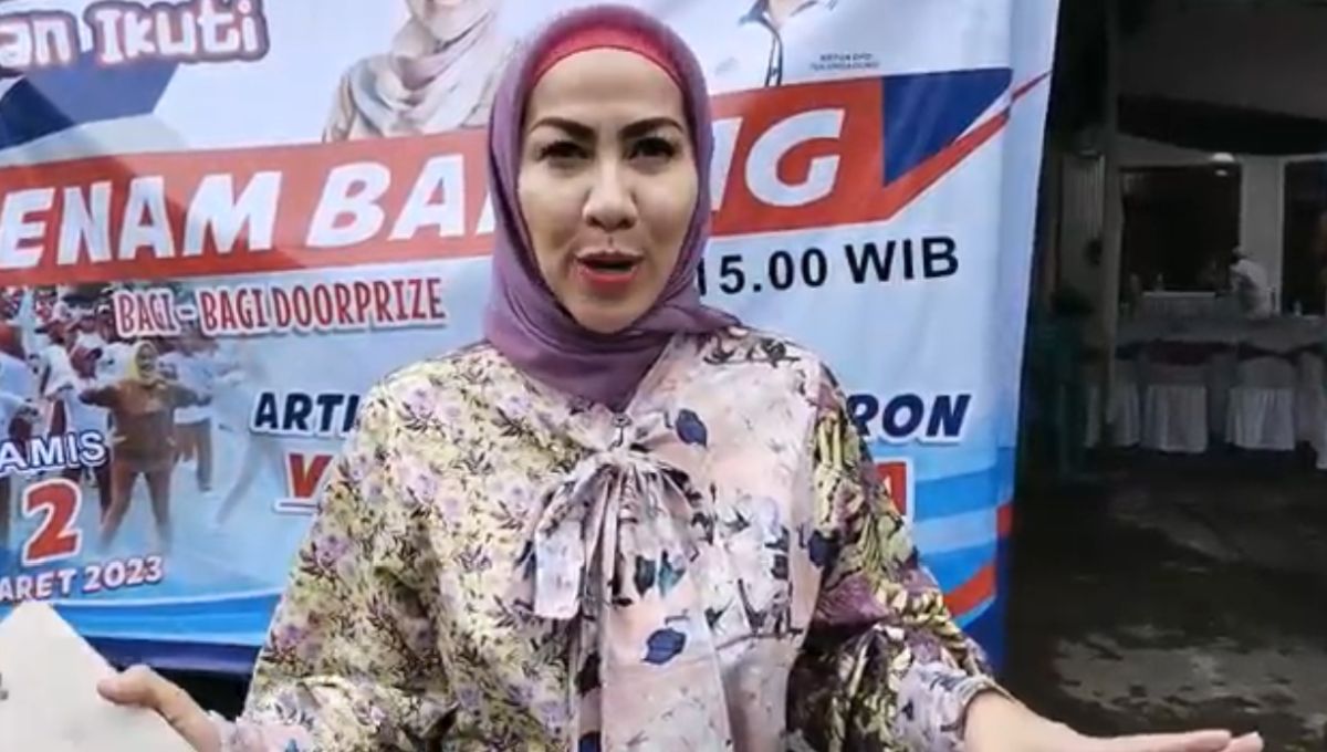 Venna Melinda Gelar Senam Zumba Bersama Warga Tulungagung