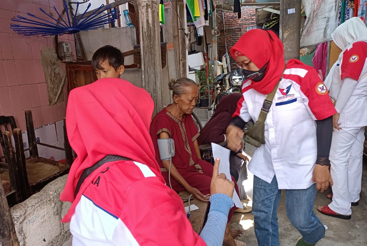 Warga Kalibaru Jakut Antusias Ikut Pemeriksaan Kesehatan Gratis Kartini Perindo
