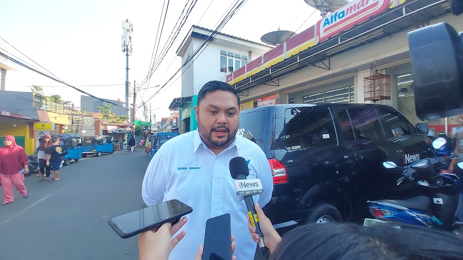 Bagikan Takjil di Cipinang, Bacaleg Partai Perindo Dapil 5 Jaktim Ingin Dekat dengan Masyarakat
