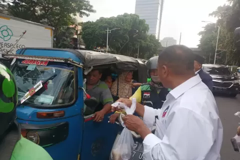 Bagi-bagi Takjil, Wujud RPA Perkenalkan Visi Misi Partai Perindo soal Kemanusiaan 