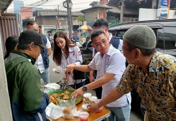 Dagangannya Diborong Pemuda Perindo DKI, Bu Muna: Alhamdulillah!