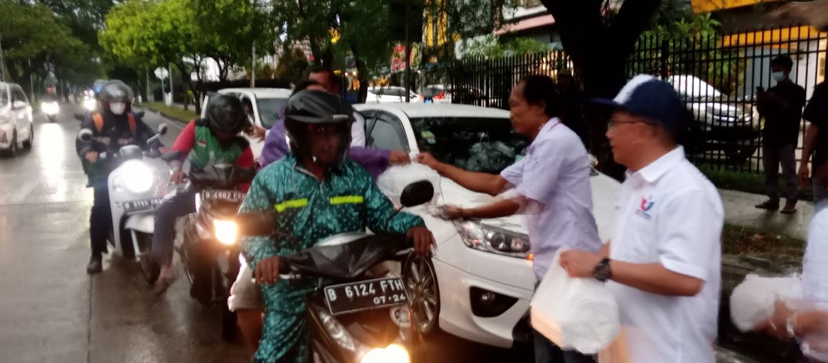Dapat Paket Nasi untuk Berbuka dari Gerkindo, Warga: Senang Jadi Silaturahmi