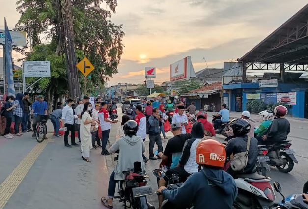 Dapat Takjil, Warga Plumpang Semper Doakan Pemuda Perindo Bawa Kemajuan untuk Indonesia