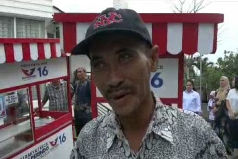 Dukung Kemajuan UMKM, Partai Perindo Riau Salurkan Gerobak