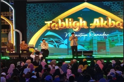 Hadiri Tabligh Akbar di Masjid Al Jabbar, TGB: Bulan Ramadan Buka Potensi Kebaikan 