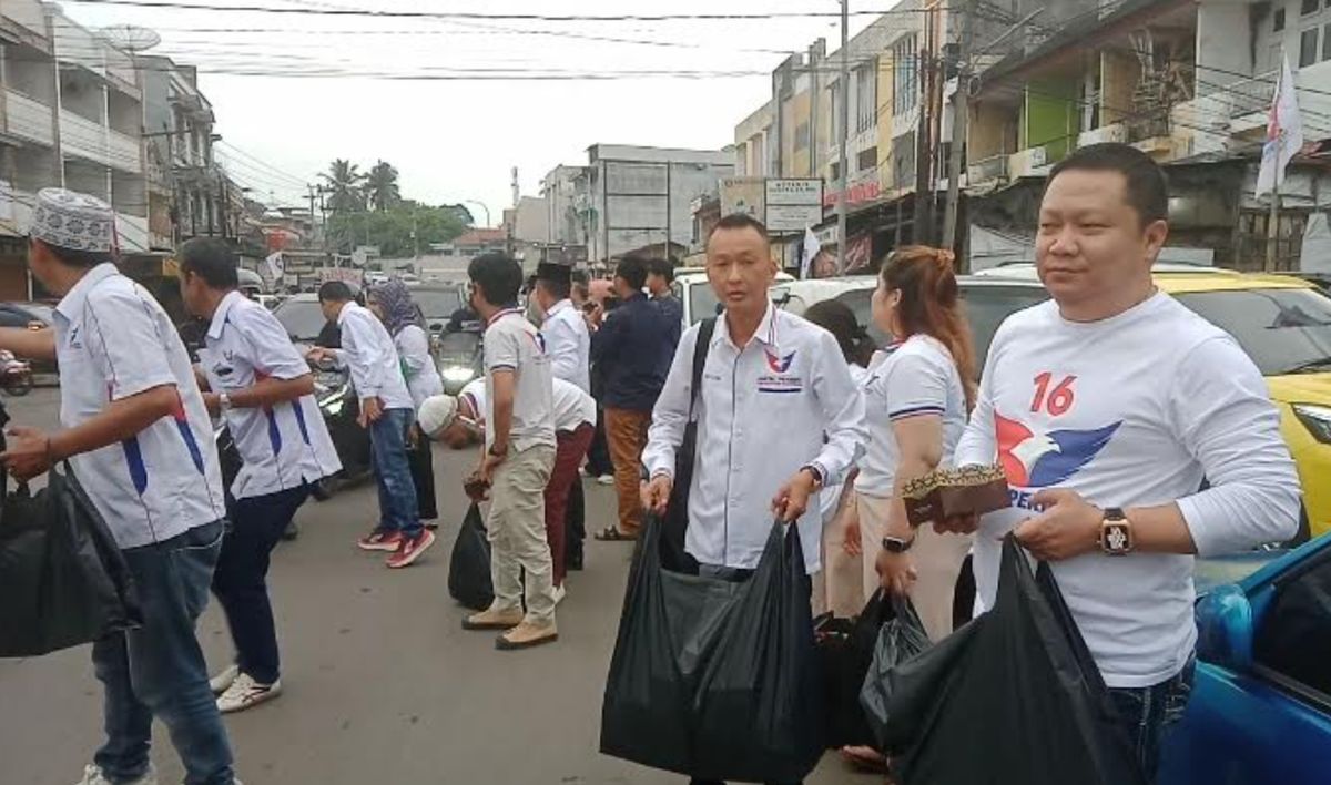 Peduli Masyarakat, DPW Perindo Jambi Berbagi Takjil dan Bukber