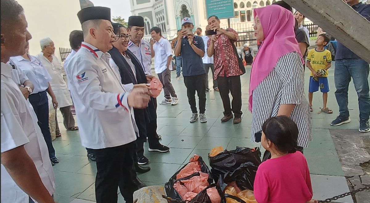 Partai Perindo Borong Dagangan UMKM di Medan untuk Dibagikan ke Pengguna Jalan